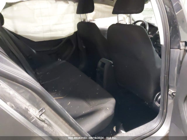 3VW2K7AJ7EM275109 Volkswagen Jetta 2.0l S