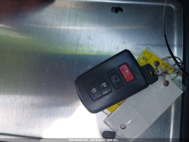 JTMRJREV1HD142827 Toyota Rav4 Hybrid Xle