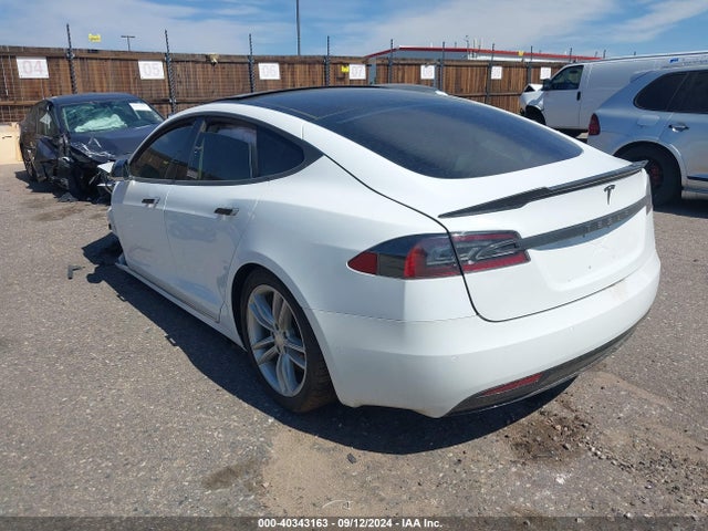 2016 TESLA MODEL S 5YJSA1E21GF151656 Photo 2