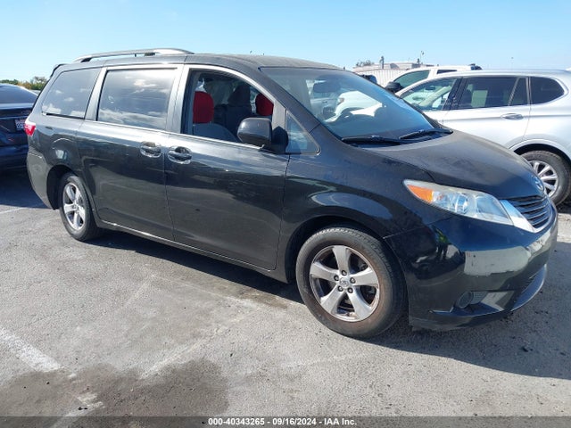 Toyota Sienna Le 8 Passenger 2017 5TDKZ3DC4HS874056 головне зображення