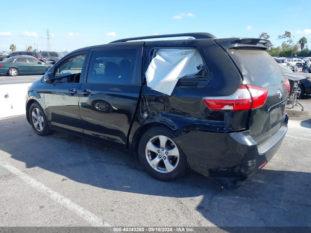 Toyota Sienna Le 8 Passenger 2017 5TDKZ3DC4HS874056 Image 14