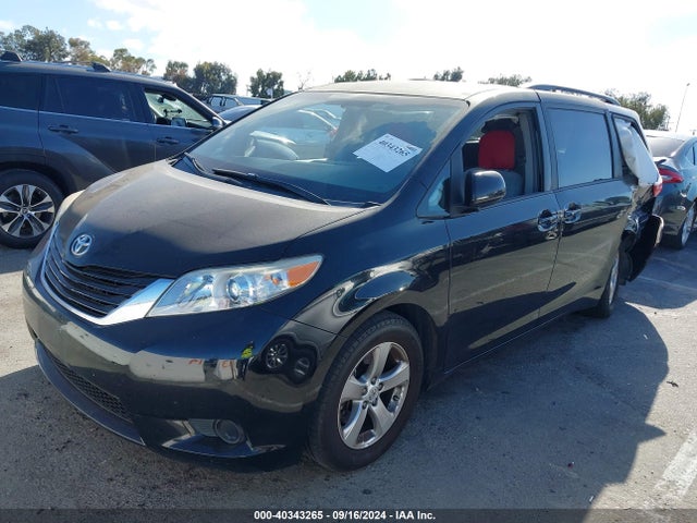 Toyota Sienna Le 8 Passenger 2017 5TDKZ3DC4HS874056 Image 2