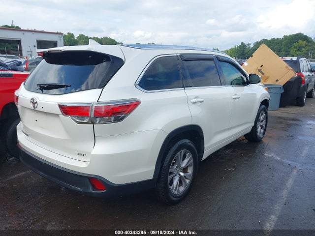 Toyota Highlander Xle V6 2014 5TDKKRFH9ES019347 Image 4
