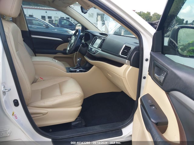 Toyota Highlander Xle V6 2014 5TDKKRFH9ES019347 Image 5