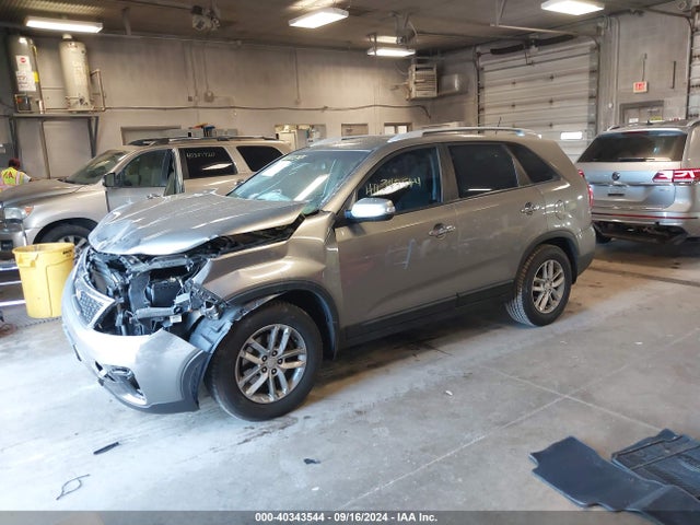 KIA Sorento Lx V6 2014 5XYKT4A77EG521365 Image 2