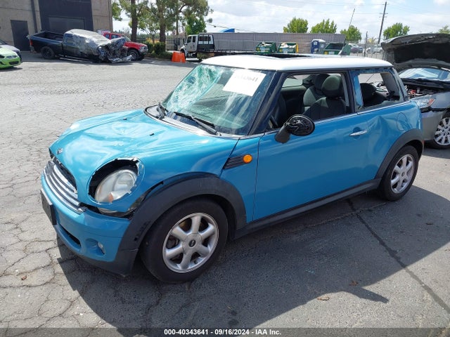 2009 MINI COOPER WMWMF33569TW78477 Photo 1