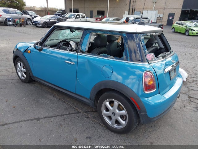 2009 MINI COOPER WMWMF33569TW78477 Photo 2