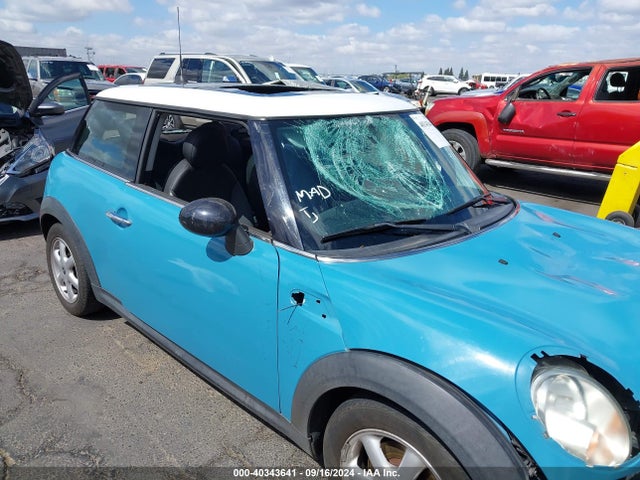 2009 MINI COOPER WMWMF33569TW78477 Photo 5