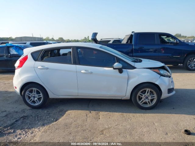 3FADP4EJ1JM119122 Ford FIESTA SE