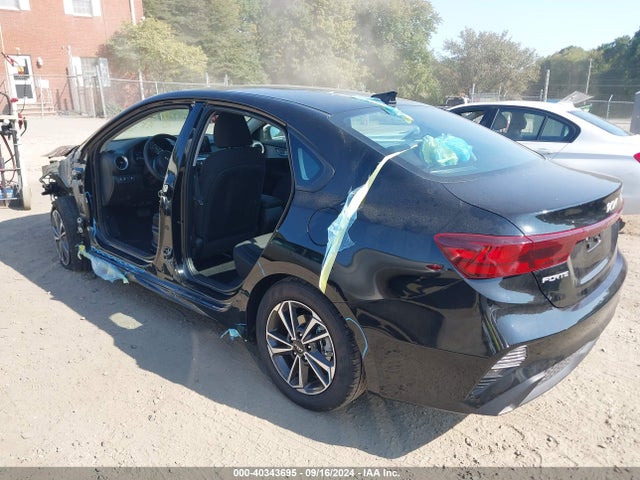 3KPF24AD1RE817933 KIA Forte Lxs