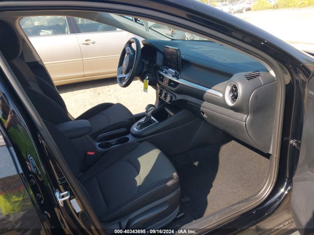 3KPF24AD1RE817933 KIA Forte Lxs