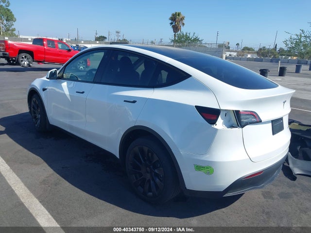 2023 TESLA MODEL Y 7SAYGDEE3PA104780 Photo 2
