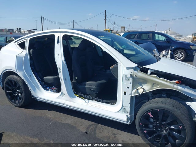 2023 TESLA MODEL Y 7SAYGDEE3PA104780 Photo 5