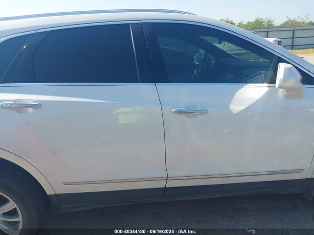 1GYKNARS2JZ144984 Cadillac Xt5 Standard