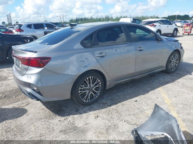 3KPF54AD6RE740869 KIA Forte Gt-line