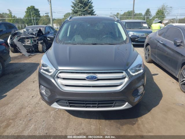 1FMCU9J98KUB24768 Ford Escape Titanium