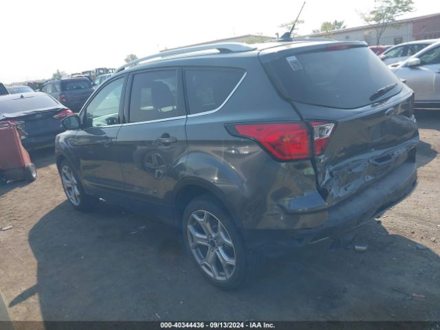 1FMCU9J98KUB24768 Ford Escape Titanium