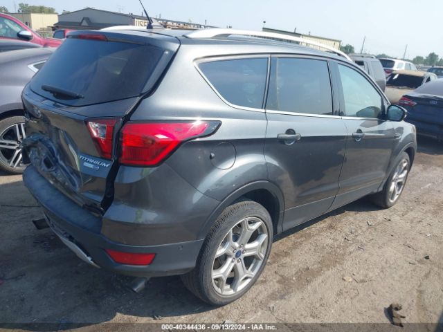 1FMCU9J98KUB24768 Ford Escape Titanium