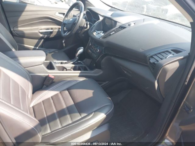 1FMCU9J98KUB24768 Ford Escape Titanium