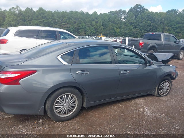Nissan Altima 2.5 S 2017 1N4AL3AP7HC472575 Image 12