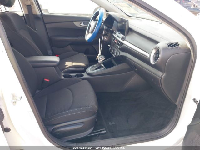 3KPF24AD7ME300905 KIA FORTE FE