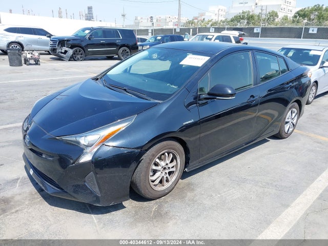 Toyota Prius Two 2017 JTDKBRFU5H3047147 Image 2