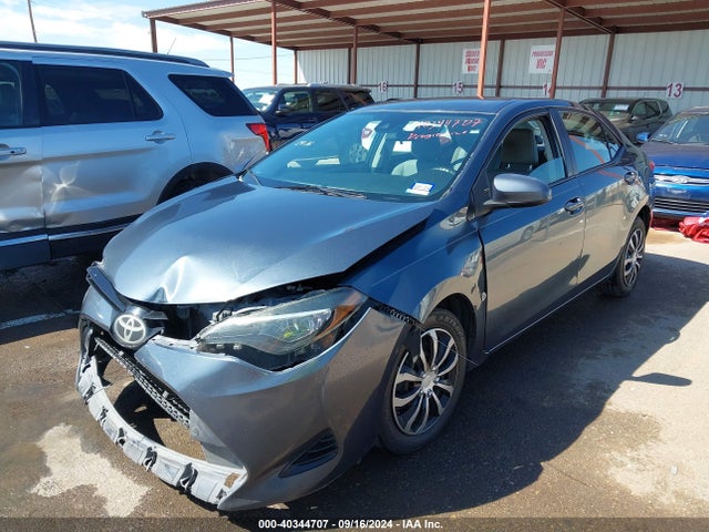 Toyota COROLLA LE 2018 2T1BURHE7JC054145 Image 2