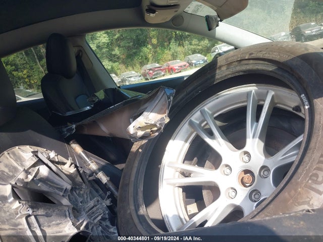 2021 TESLA MODEL Y 5YJYGDEE1MF244516 Photo 4