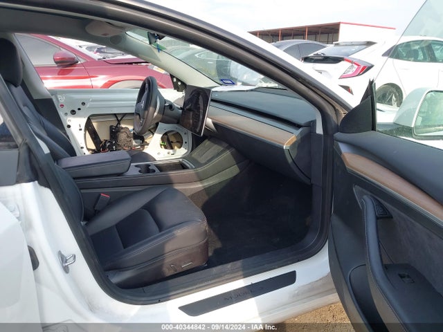 2023 TESLA MODEL 3 5YJ3E1EA0PF384993 Photo 4