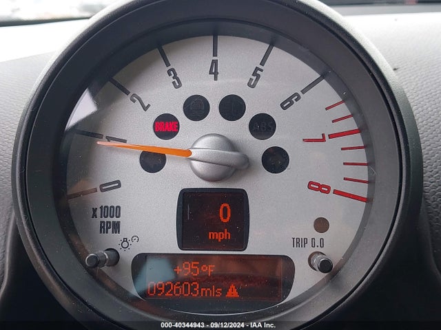 2011 MINI COOPER S COUNTRYMAN WMWZC5C52BWM10931 Photo 6