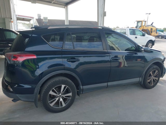 Toyota Rav4 Xle 2017 JTMWFREVXHD095009 Image 13