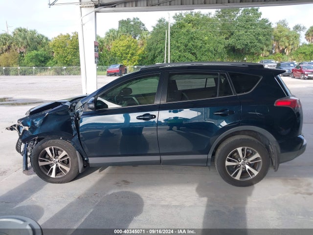 Toyota Rav4 Xle 2017 JTMWFREVXHD095009 Image 14