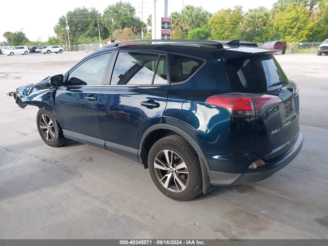 Toyota Rav4 Xle 2017 JTMWFREVXHD095009 Image 3
