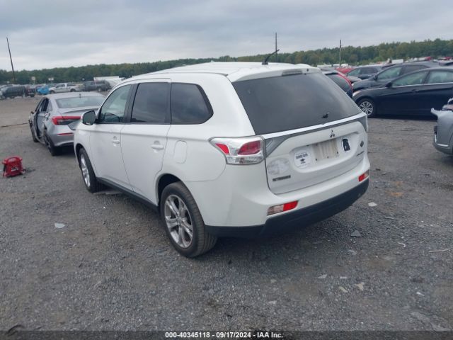 JA4AD3A32EZ002588 Mitsubishi Outlander Se