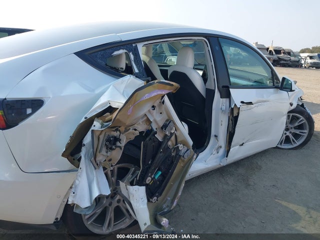 2022 TESLA MODEL Y 7SAYGDEE2NF549334 Photo 5