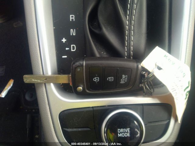 KMHRC8A36NU138692 Hyundai Venue Sel