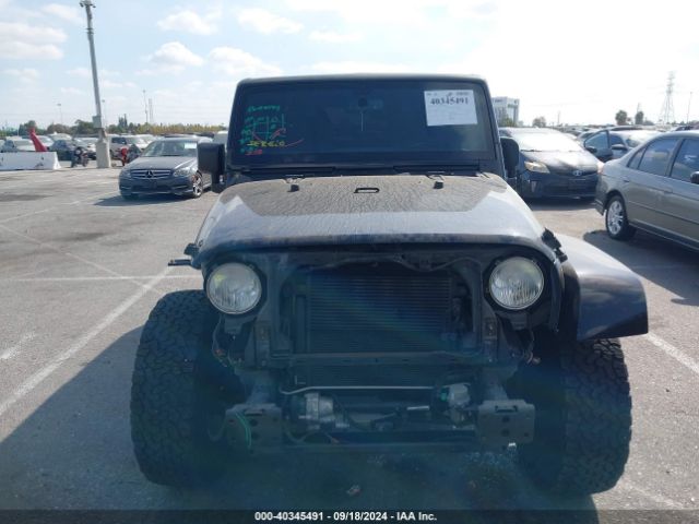 1C4HJWFG2EL326833 Jeep Wrangler Unlimited Rubicon