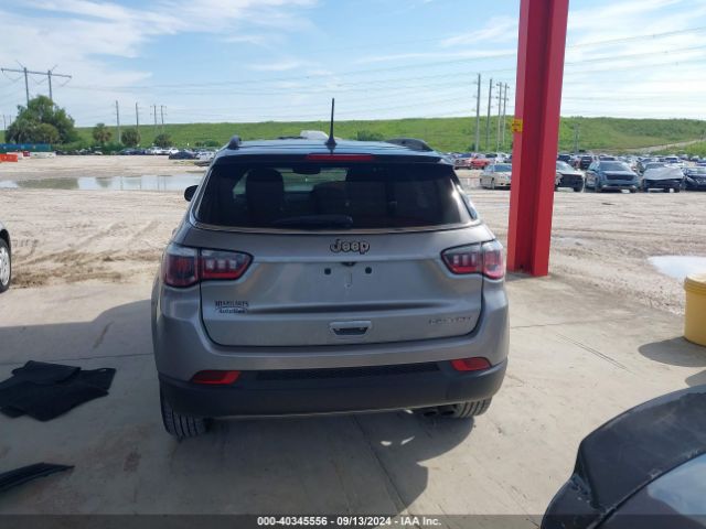 3C4NJCCB3LT211203 Jeep Compass Limited Fwd
