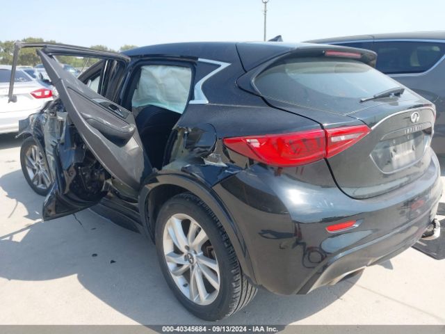 SJKCH5CP6HA033843 Infiniti QX30