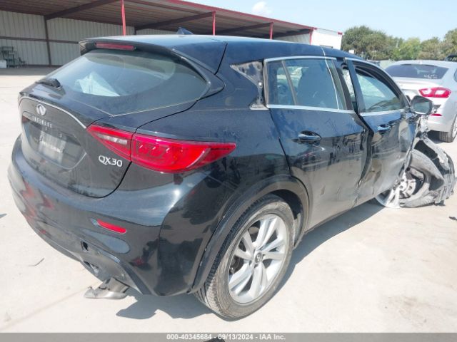 SJKCH5CP6HA033843 Infiniti QX30