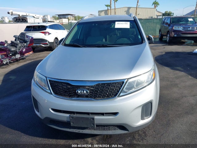 KIA Sorento Lx V6 2015 5XYKTDA74FG605418 Image 12