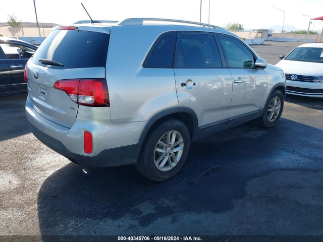 KIA Sorento Lx V6 2015 5XYKTDA74FG605418 Image 4