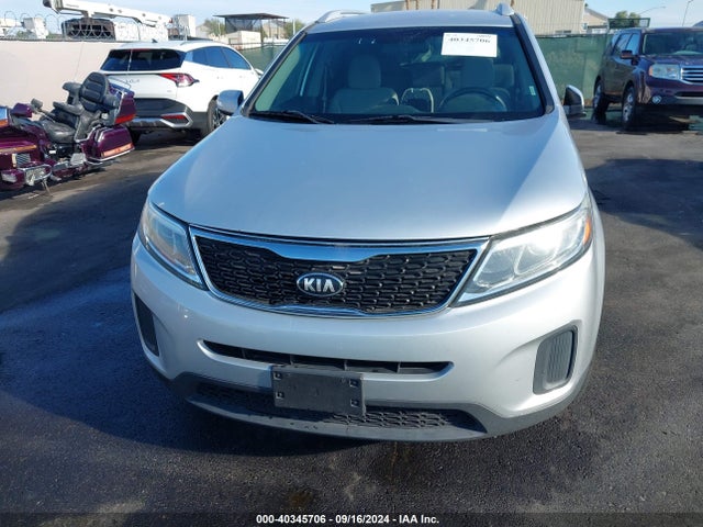 KIA Sorento Lx V6 2015 5XYKTDA74FG605418 Image 6