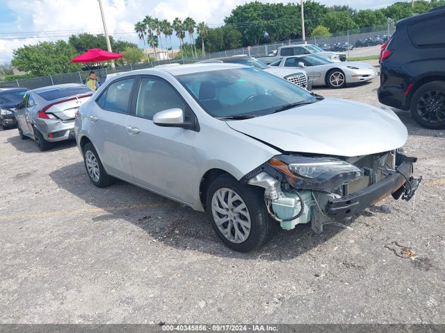 Toyota COROLLA LE 2018 2T1BURHE2JC070723 Image 1