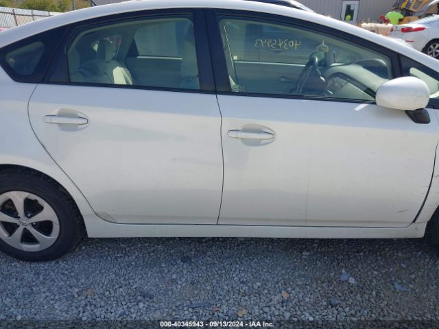 JTDKN3DU9F0395586 Toyota Prius Two