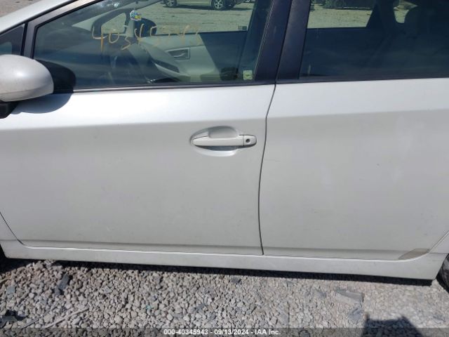 JTDKN3DU9F0395586 Toyota Prius Two