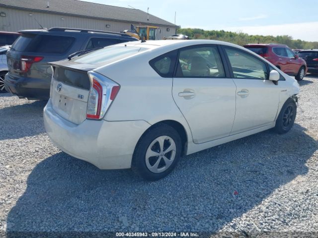JTDKN3DU9F0395586 Toyota Prius Two