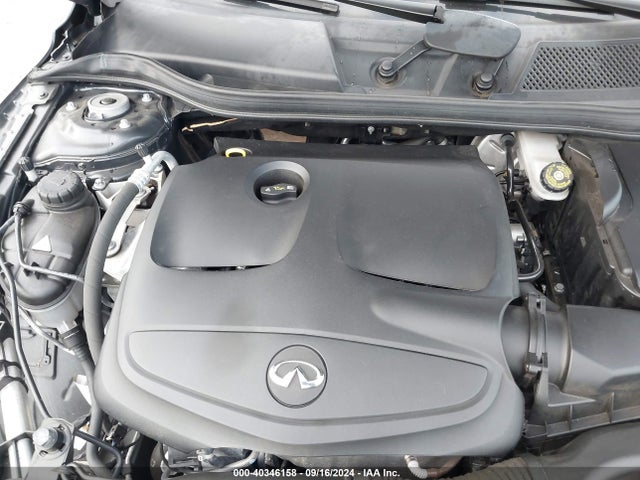 SJKCH5CR6HA030197 Infiniti Qx30 Premium