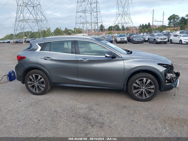 SJKCH5CR6HA030197 Infiniti Qx30 Premium