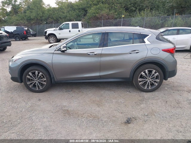 SJKCH5CR6HA030197 Infiniti Qx30 Premium
